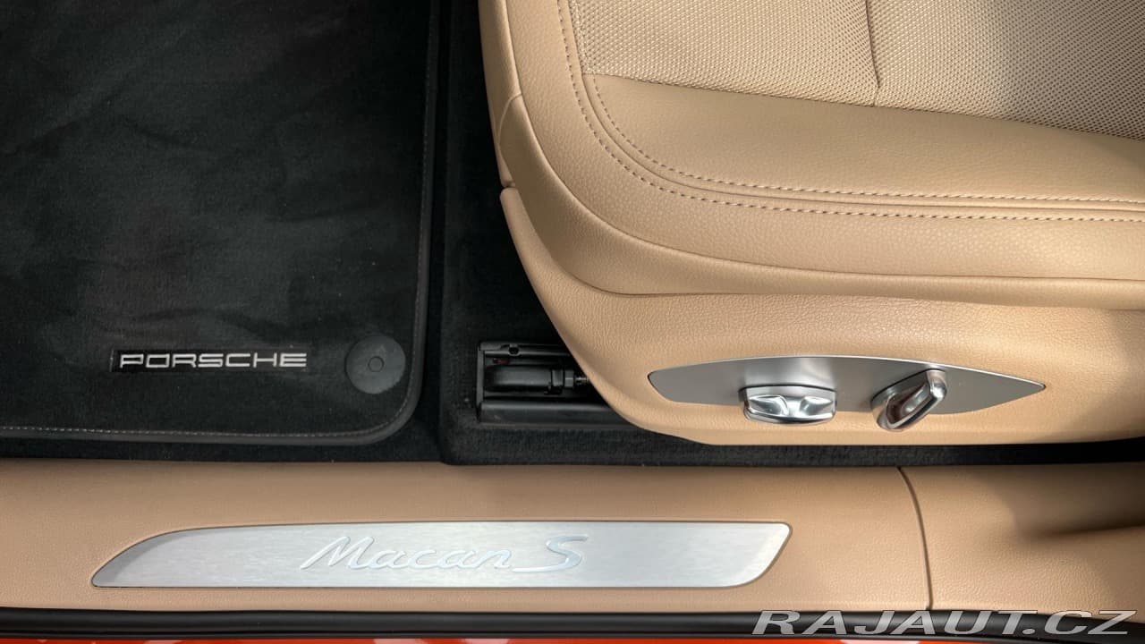 2022 Porsche Macan - 19