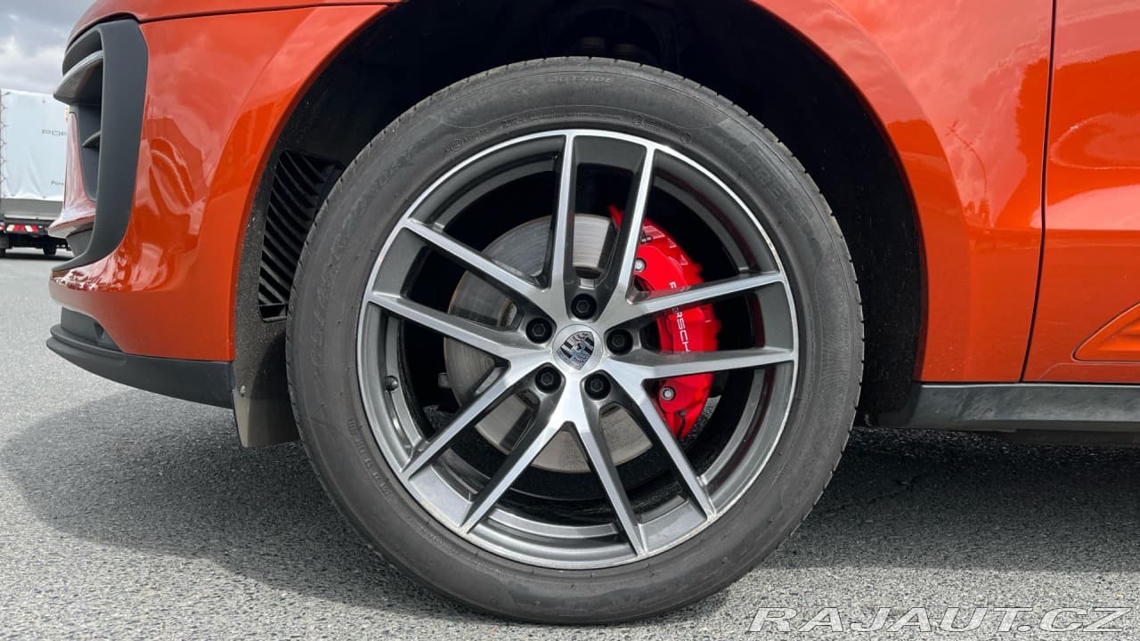 2022 Porsche Macan - 9