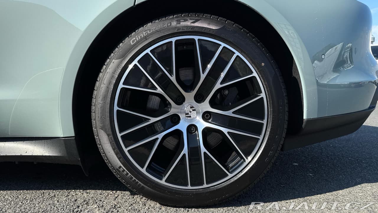 2025 Porsche Taycan - 12