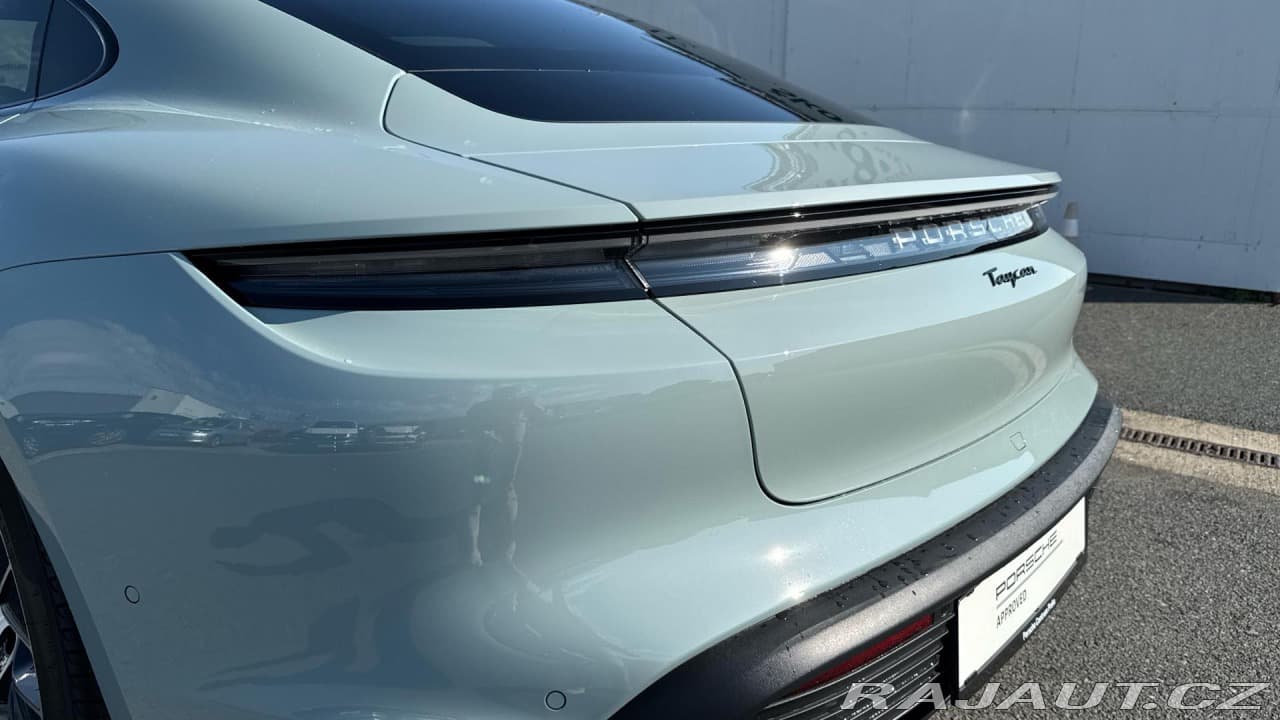 2025 Porsche Taycan - 14