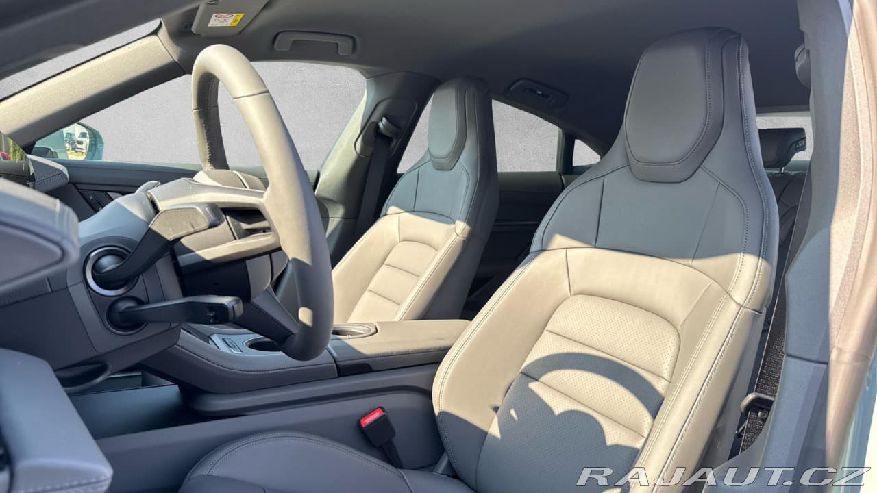 2025 Porsche Taycan - 16