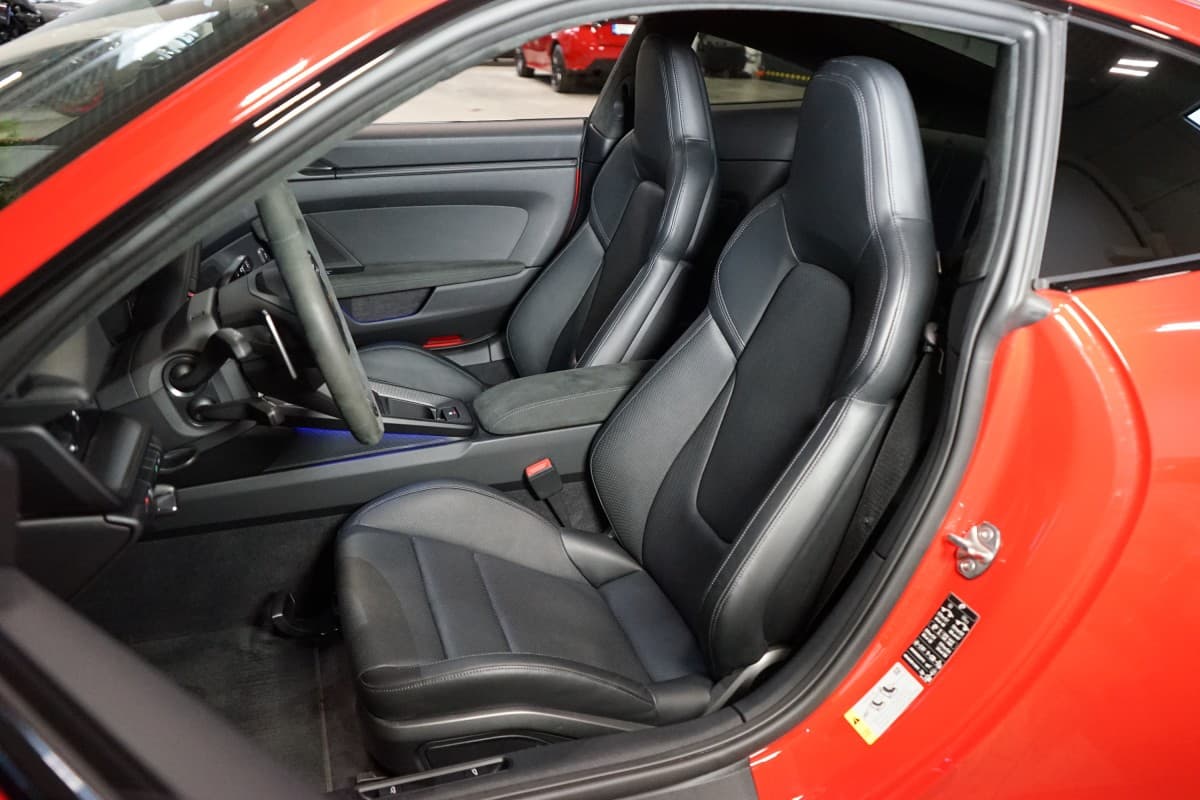 2022 Porsche 911 - 16