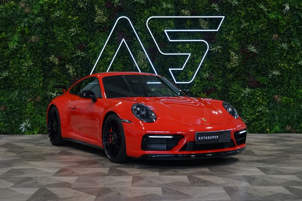 2022 Porsche 911 - 4