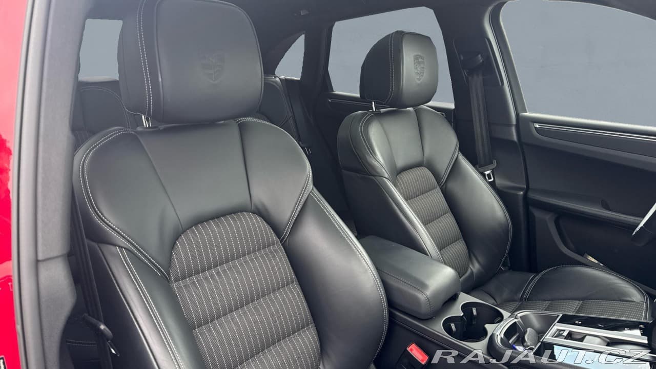 2022 Porsche Macan - 17