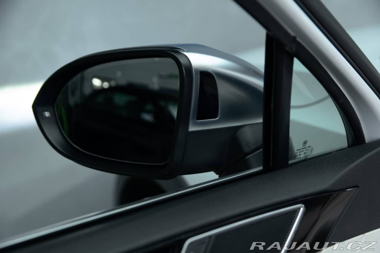 2019 Volkswagen Passat - 11