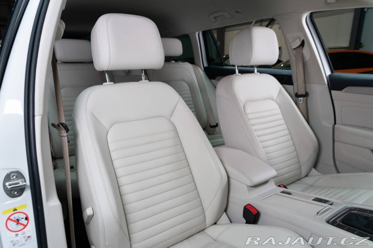 2019 Volkswagen Passat - 13