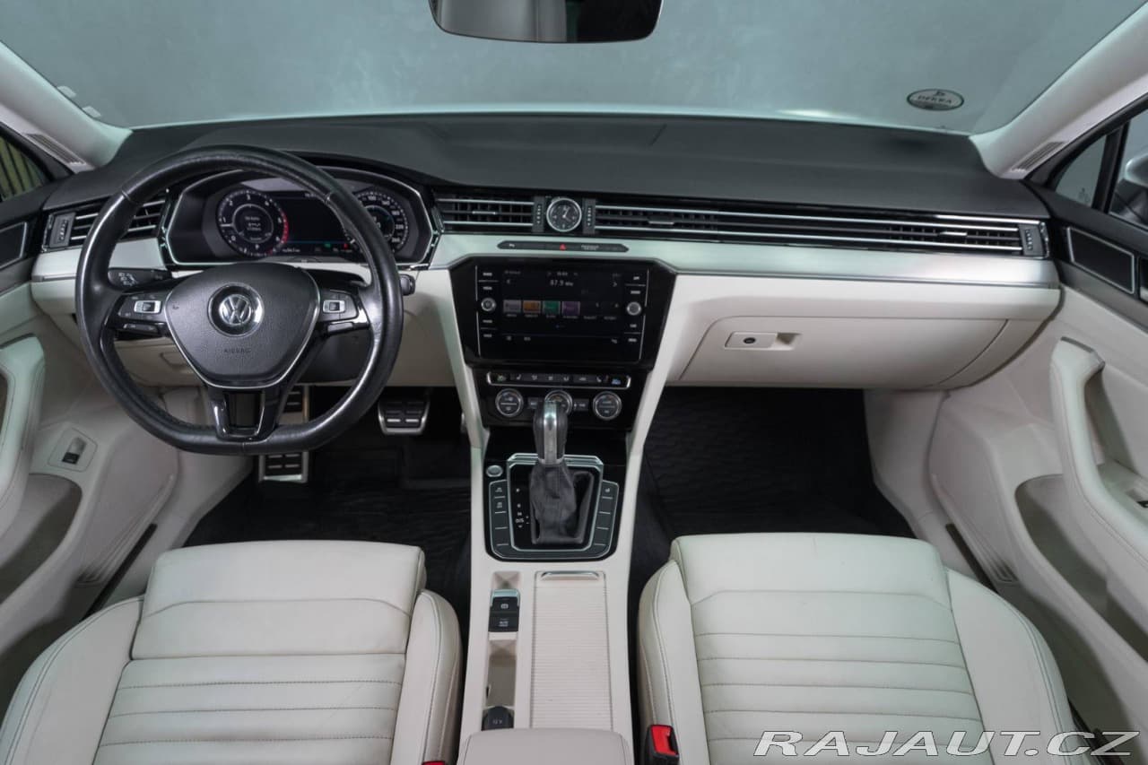 2019 Volkswagen Passat - 14