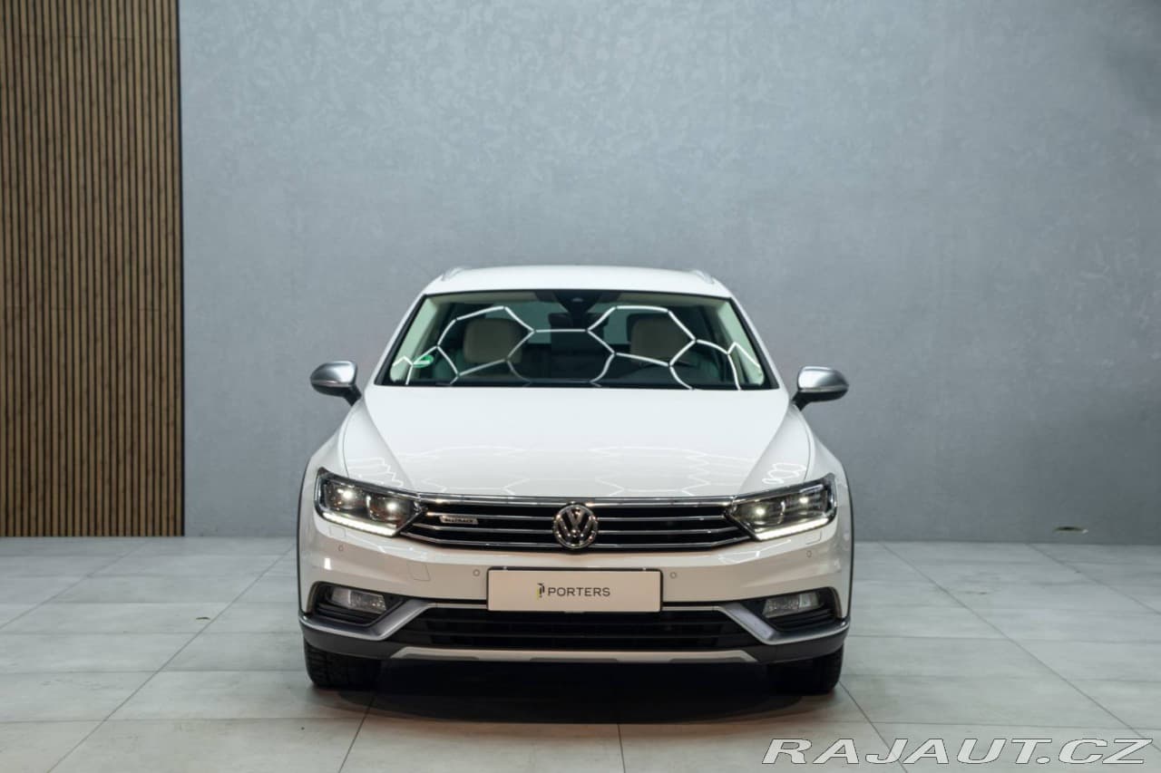 2019 Volkswagen Passat - 3