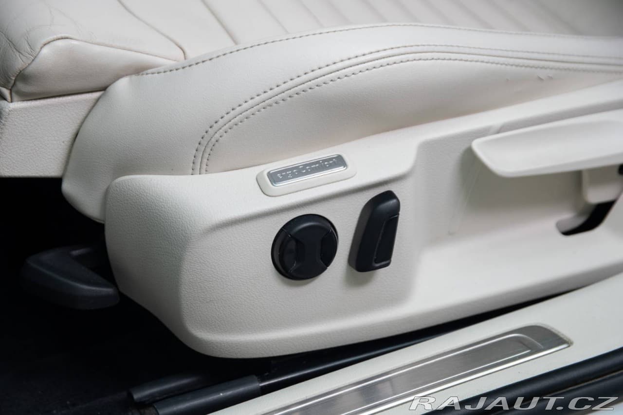 2019 Volkswagen Passat - 9