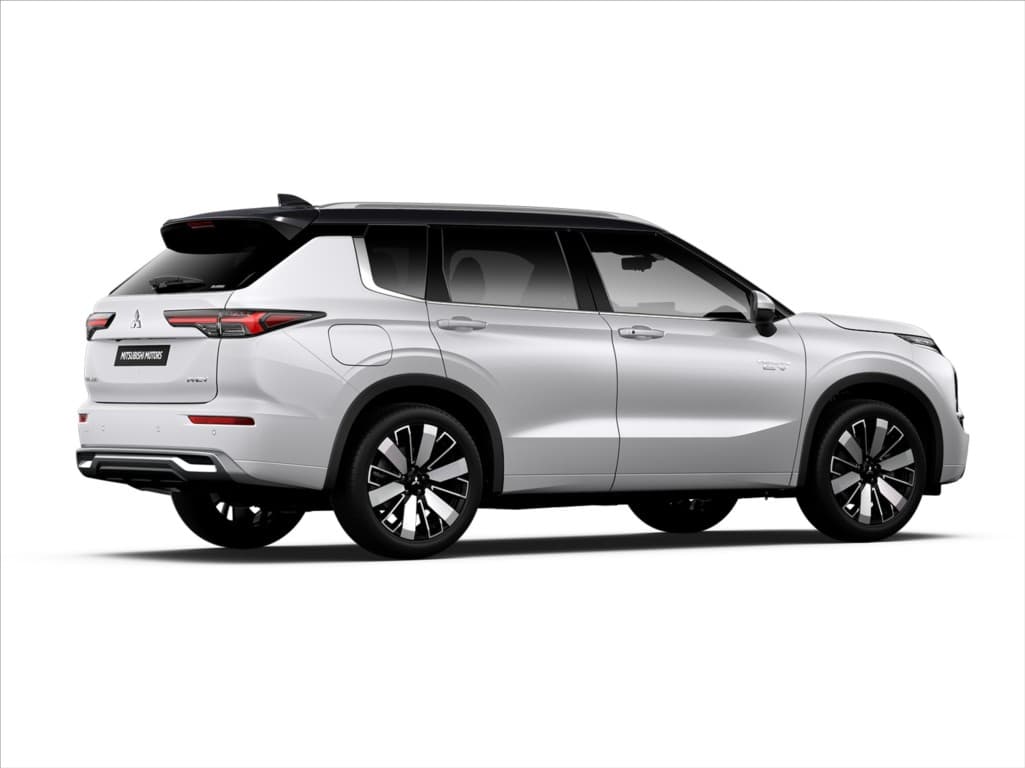 2025 Mitsubishi Outlander - 2