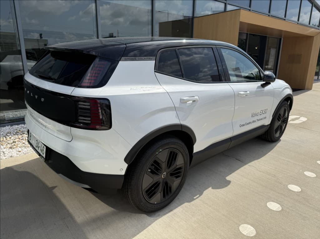 2025 Volvo Ex30 - 2