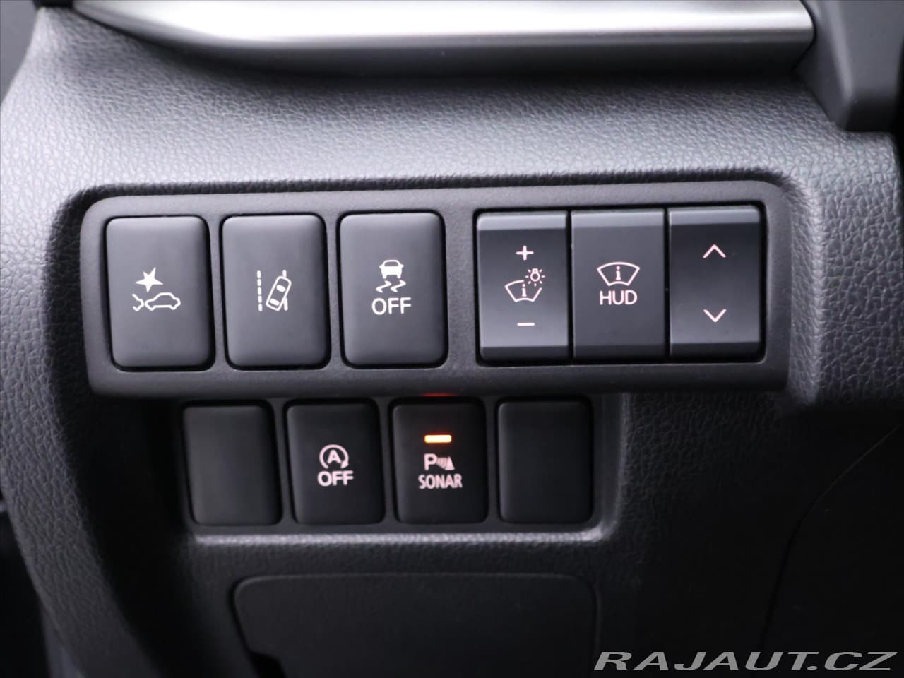 2019 Mitsubishi Eclipse - 17