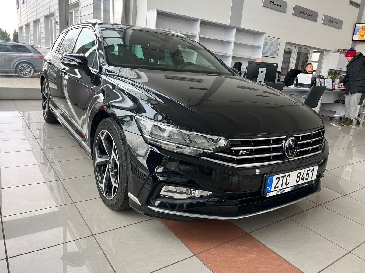 2022 Volkswagen Passat - 2