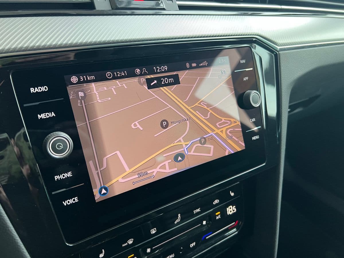 2022 Volkswagen Passat - 9