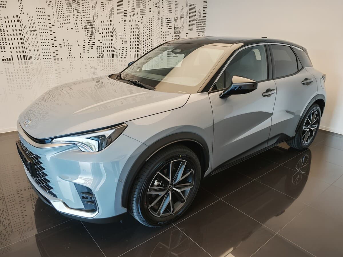 Lexus  LBX COOL ADVANCED