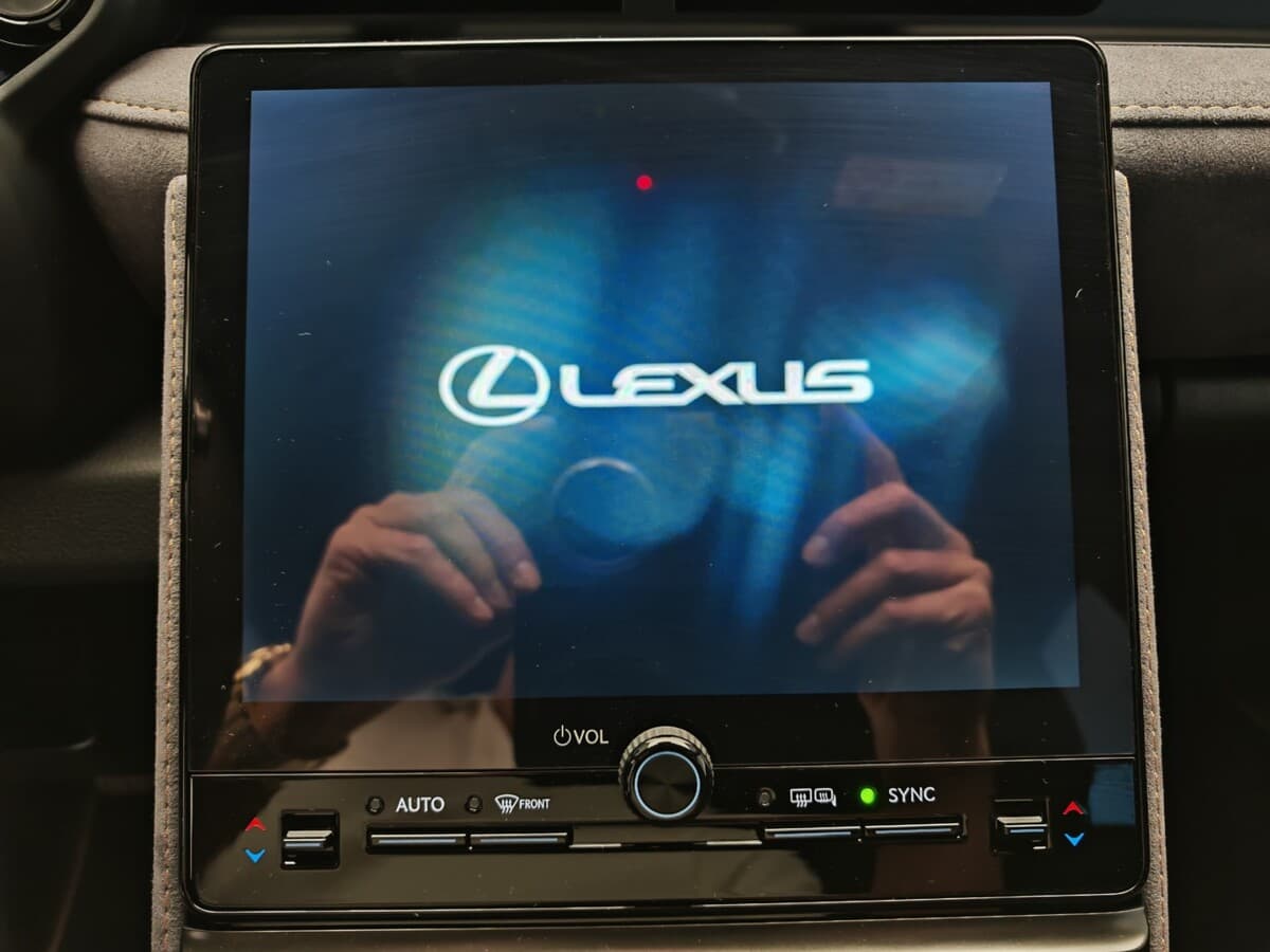 2025 Lexus Ostatní - 18