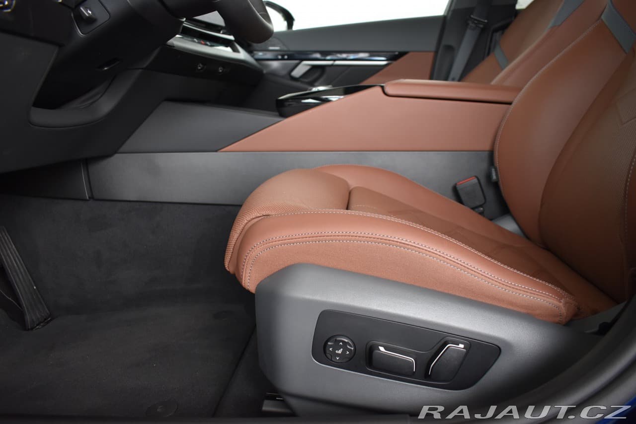 2025 BMW 5-Series - 13