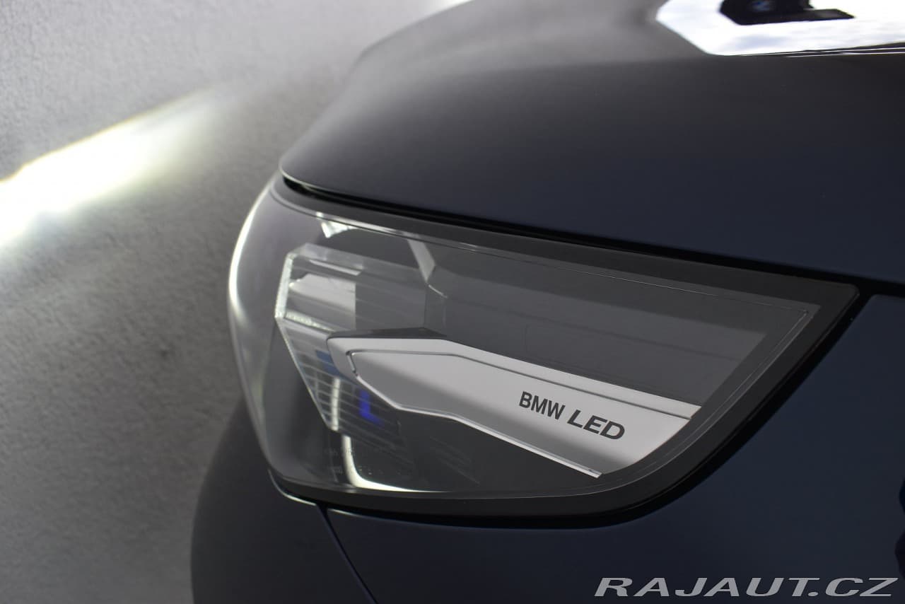 2025 BMW 5-Series - 18