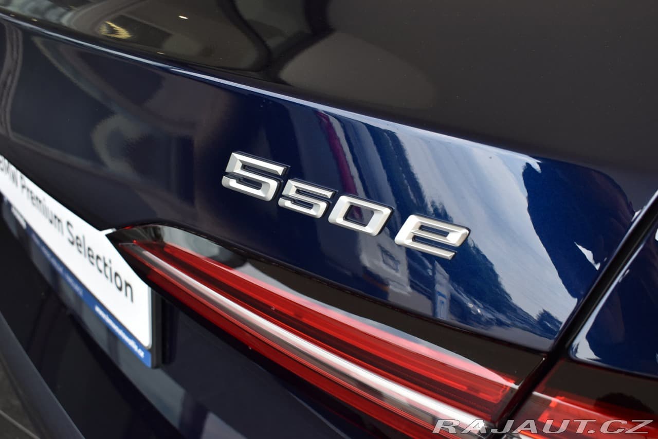 2025 BMW 5-Series - 20