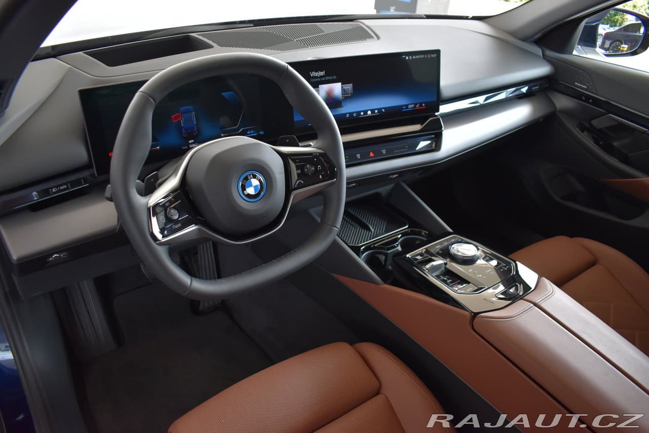 2025 BMW 5-Series - 5