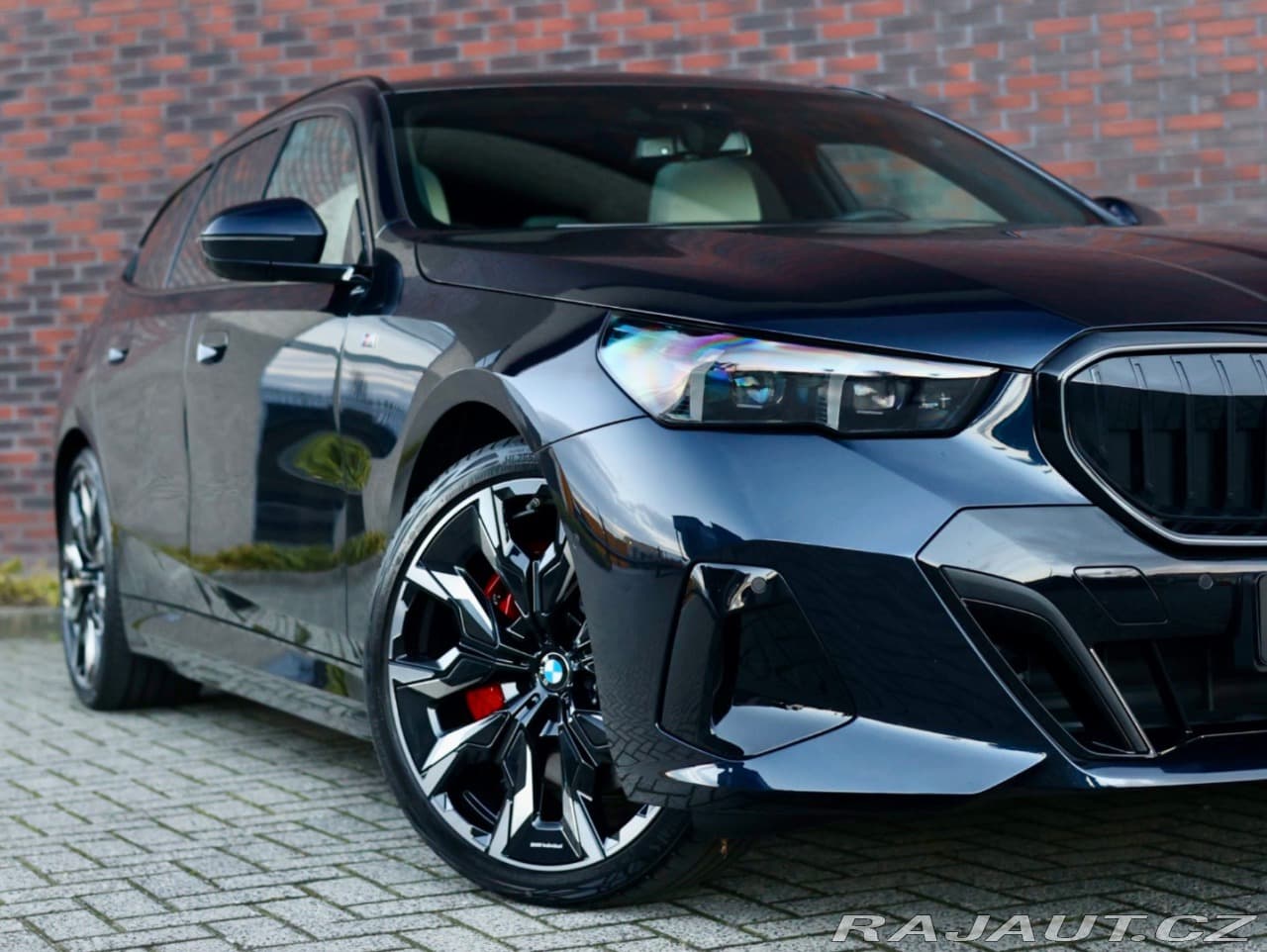 2025 BMW 5-Series - 10