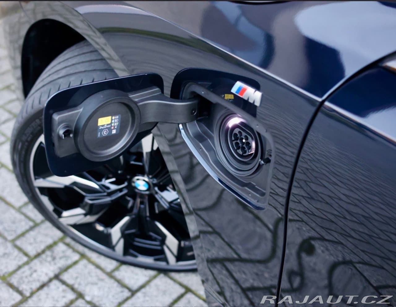 2025 BMW 5-Series - 12