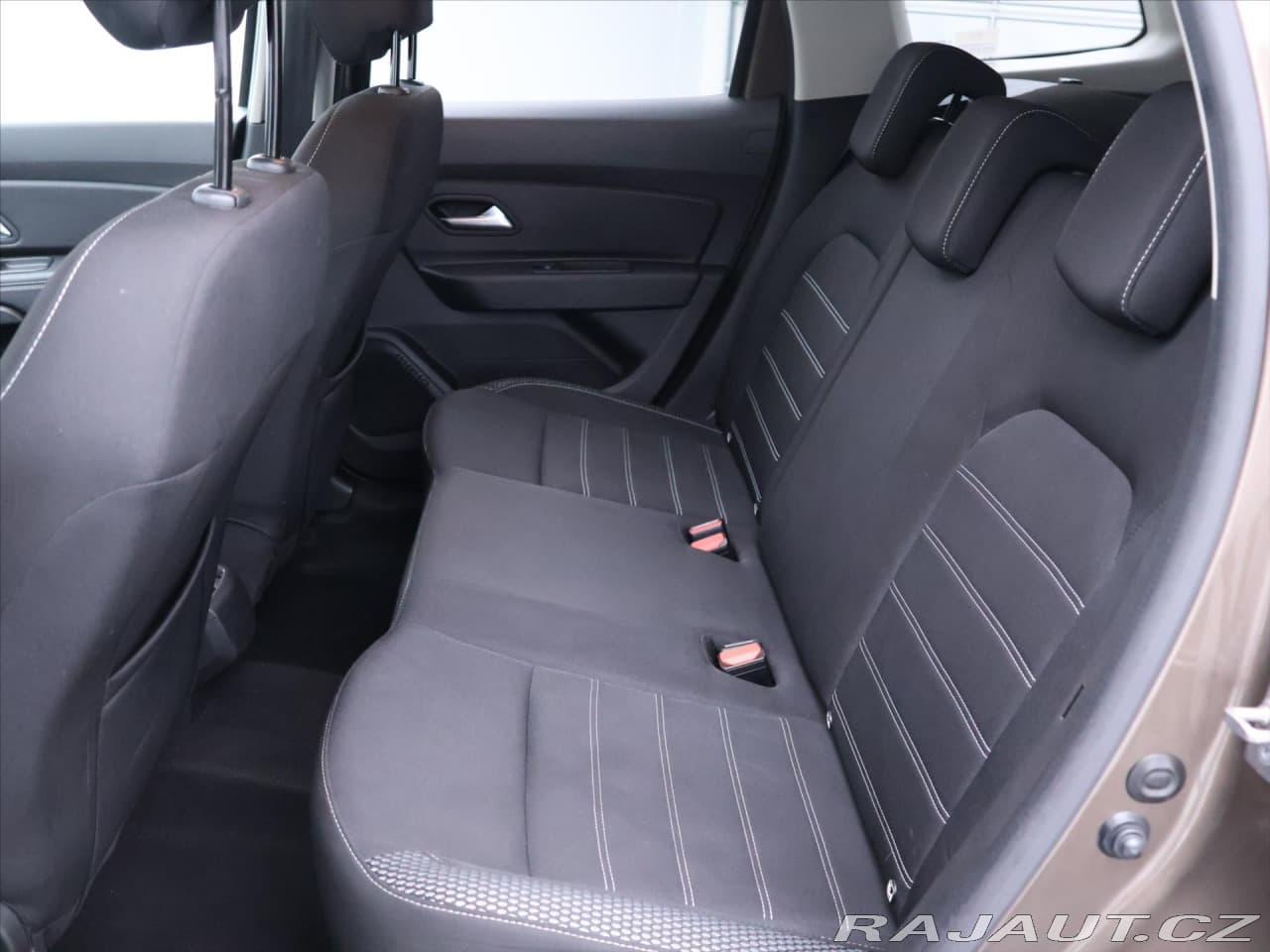 2020 Dacia Duster - 12