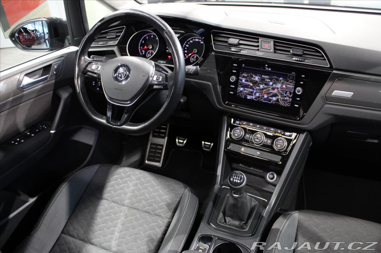 2018 Volkswagen Touran - 11