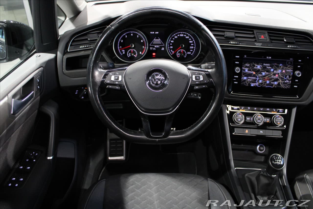 2018 Volkswagen Touran - 12
