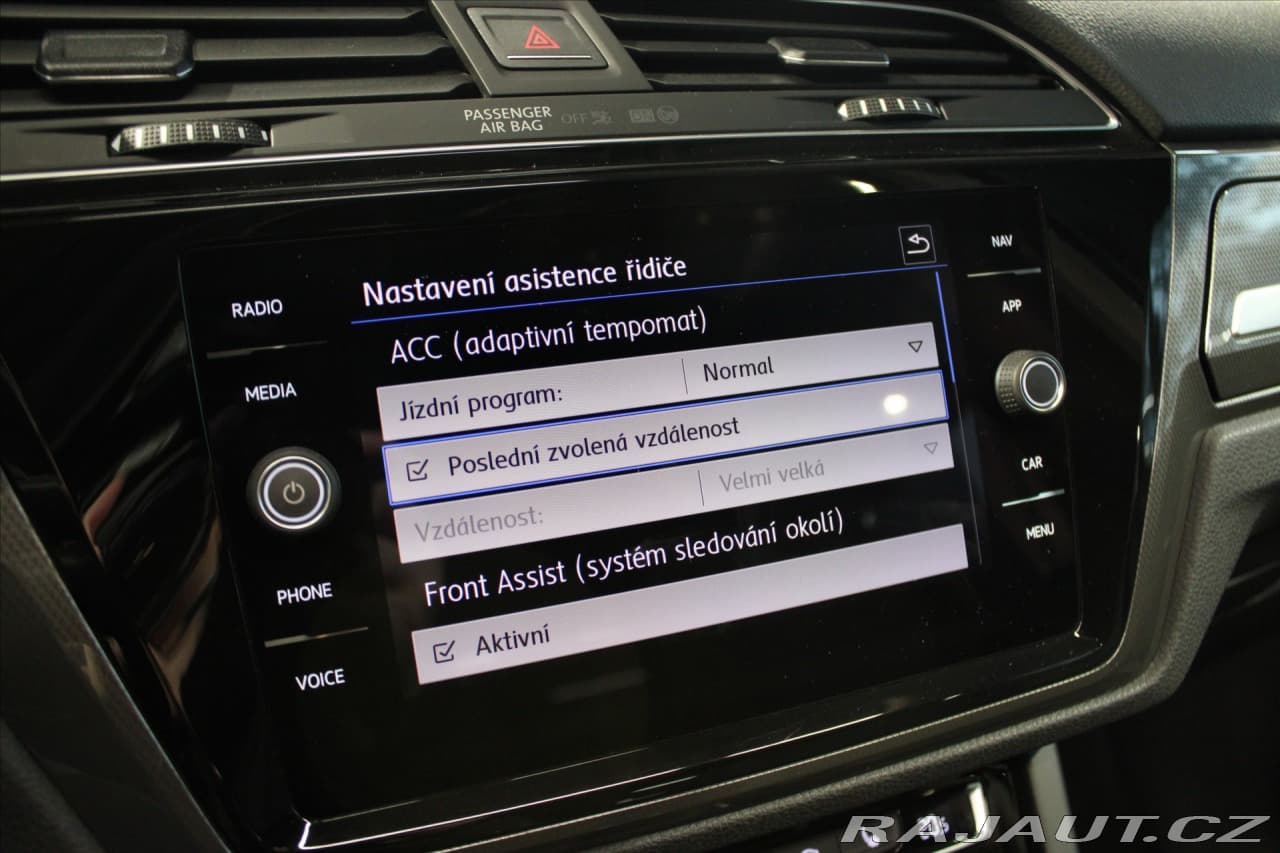 2018 Volkswagen Touran - 16