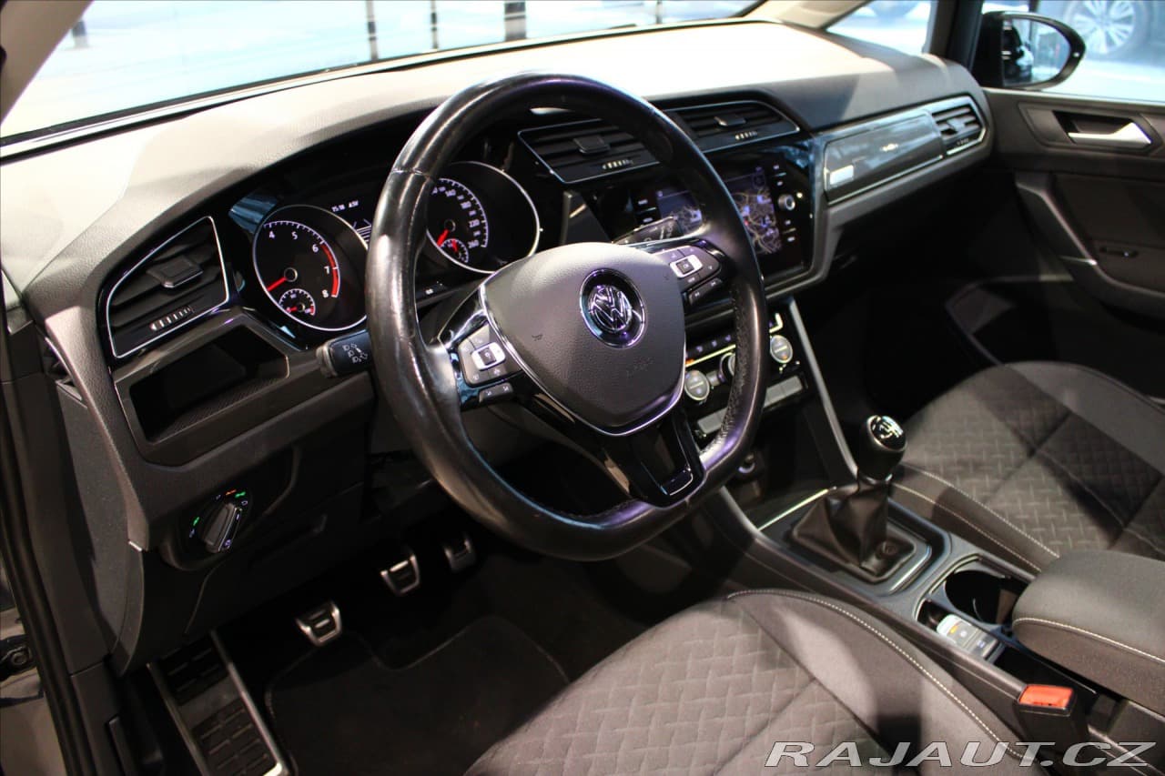 2018 Volkswagen Touran - 9