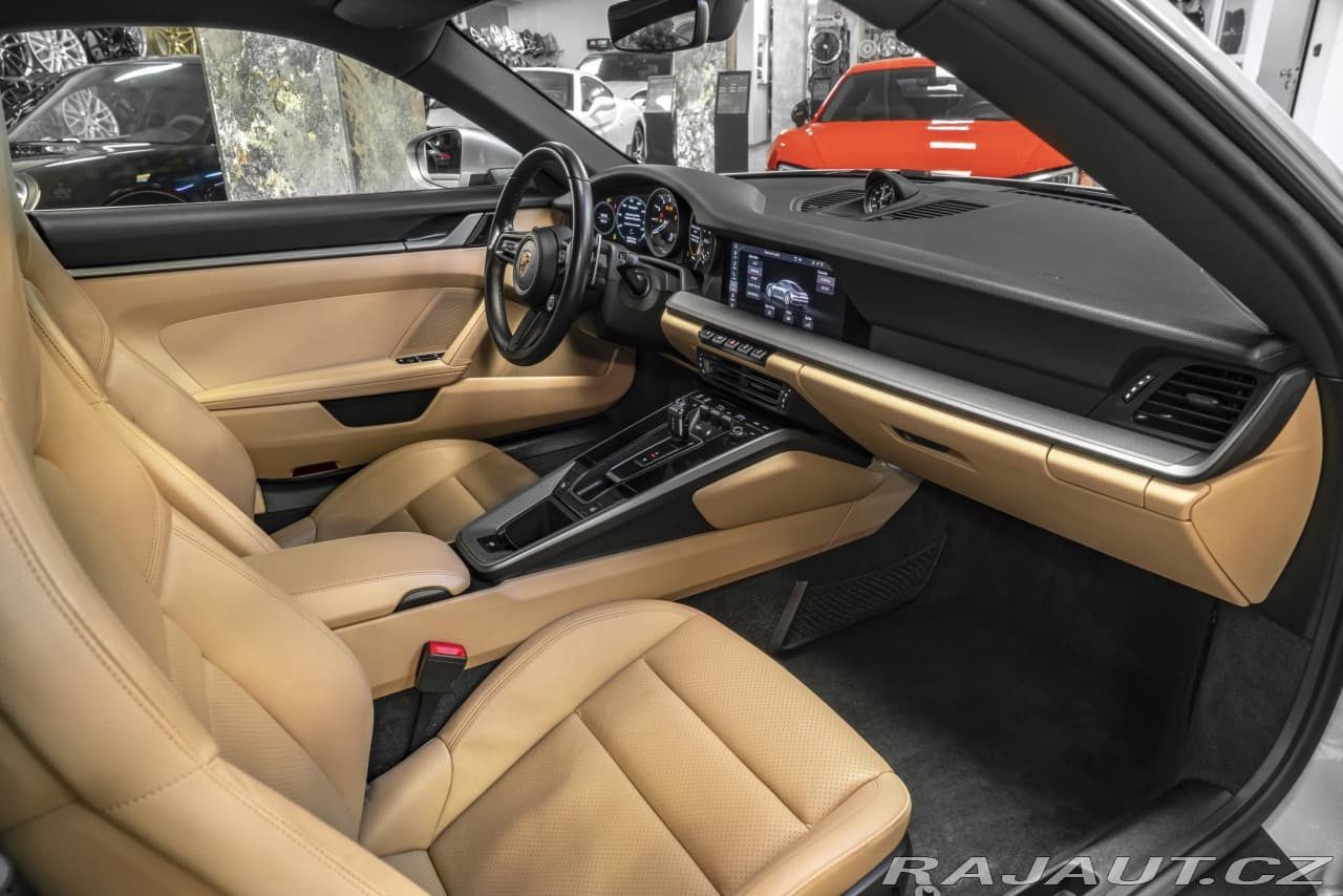 2021 Porsche 911 - 11