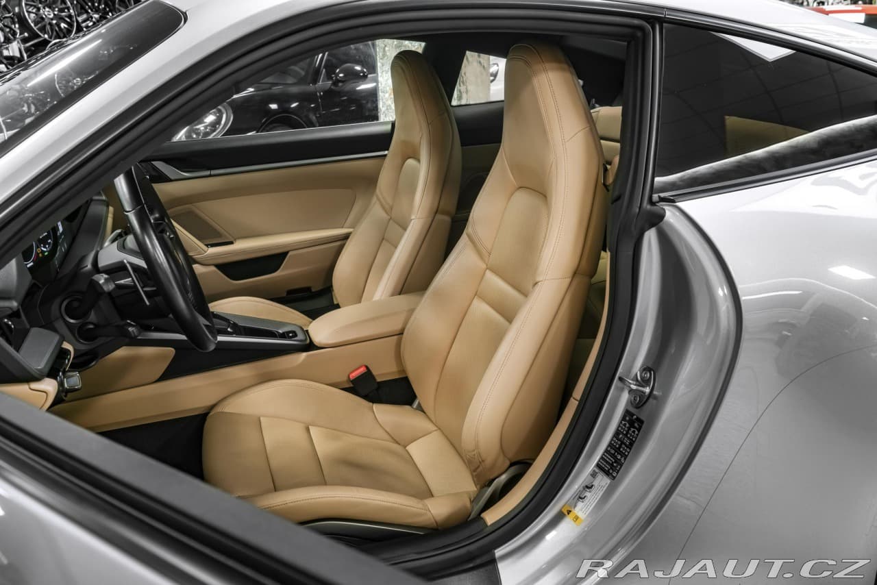 2021 Porsche 911 - 12