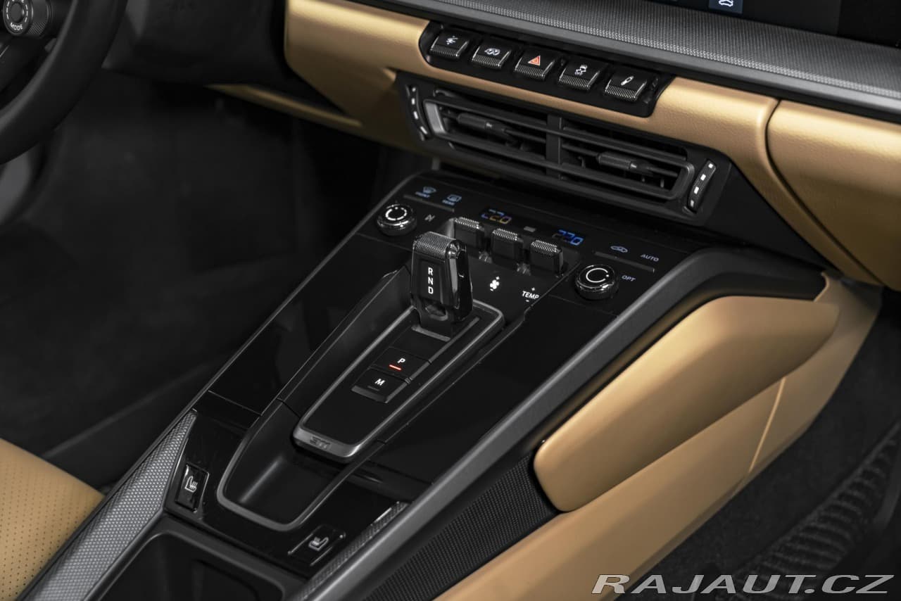 2021 Porsche 911 - 15