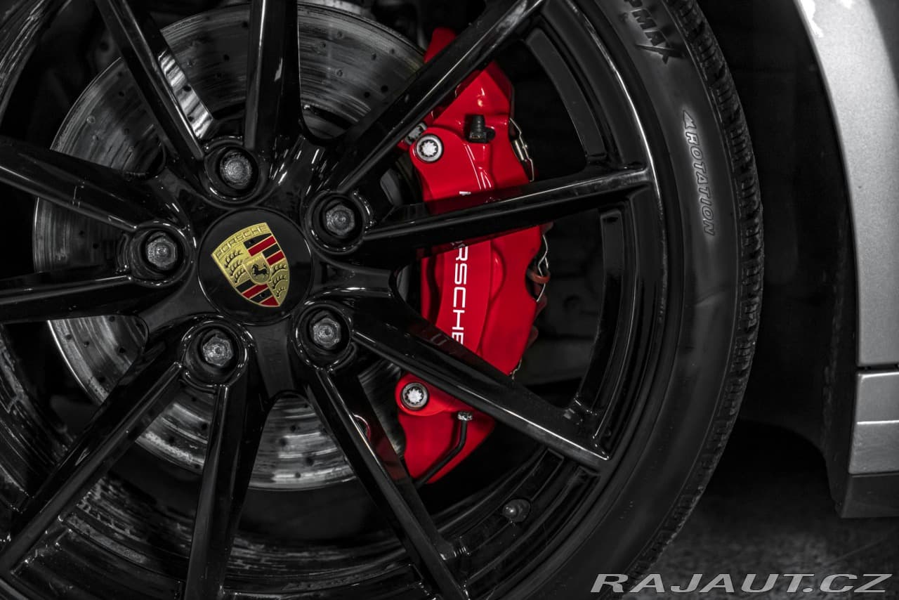 2021 Porsche 911 - 9