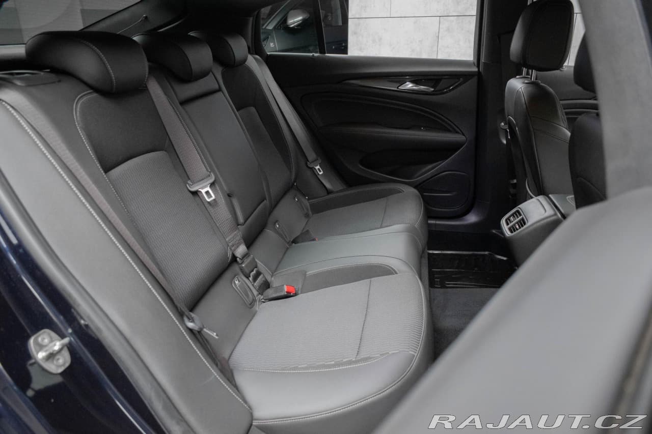 2017 Opel Insignia - 13