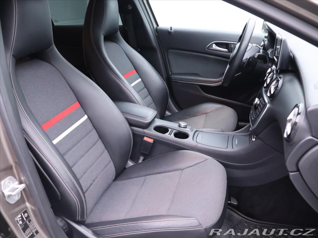 2013 Mercedes-Benz A-CLASS - 11