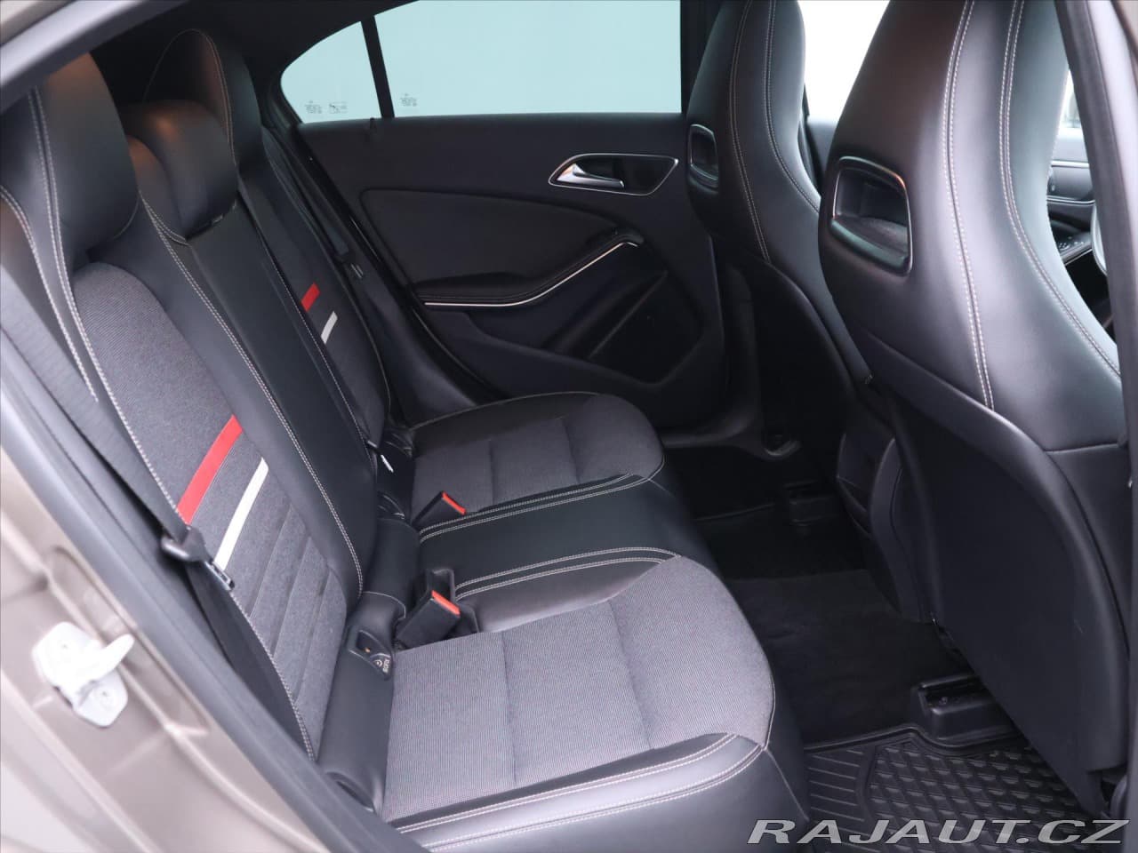 2013 Mercedes-Benz A-CLASS - 12
