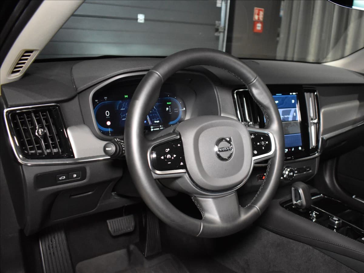 2025 Volvo V90 - 11