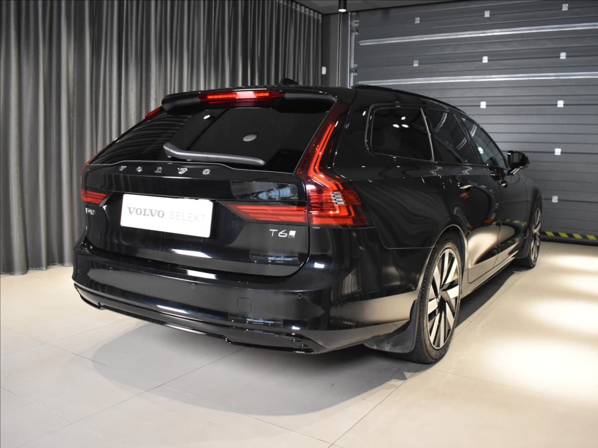 2025 Volvo V90 - 4