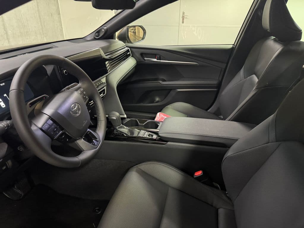 2025 Toyota Camry - 9