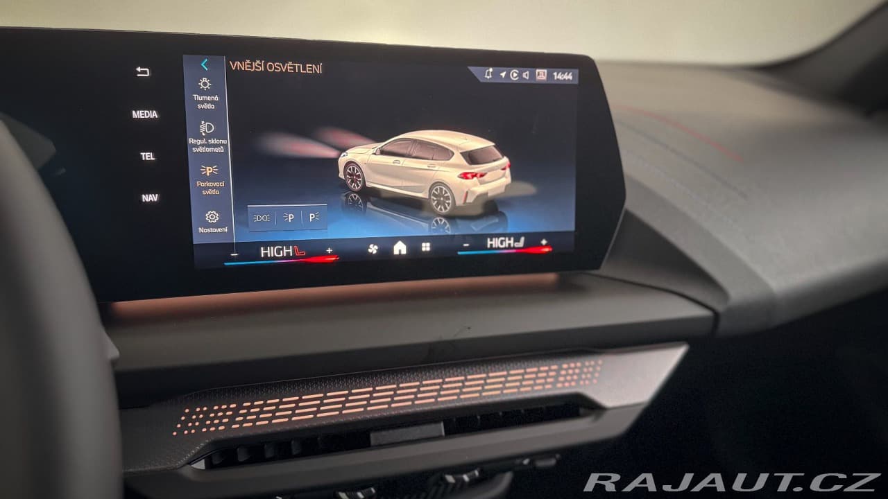 2025 BMW 1-Series - 11