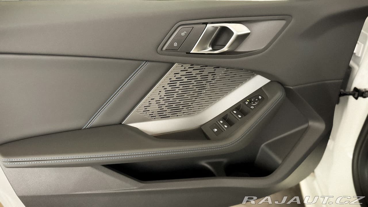 2025 BMW 1-Series - 13