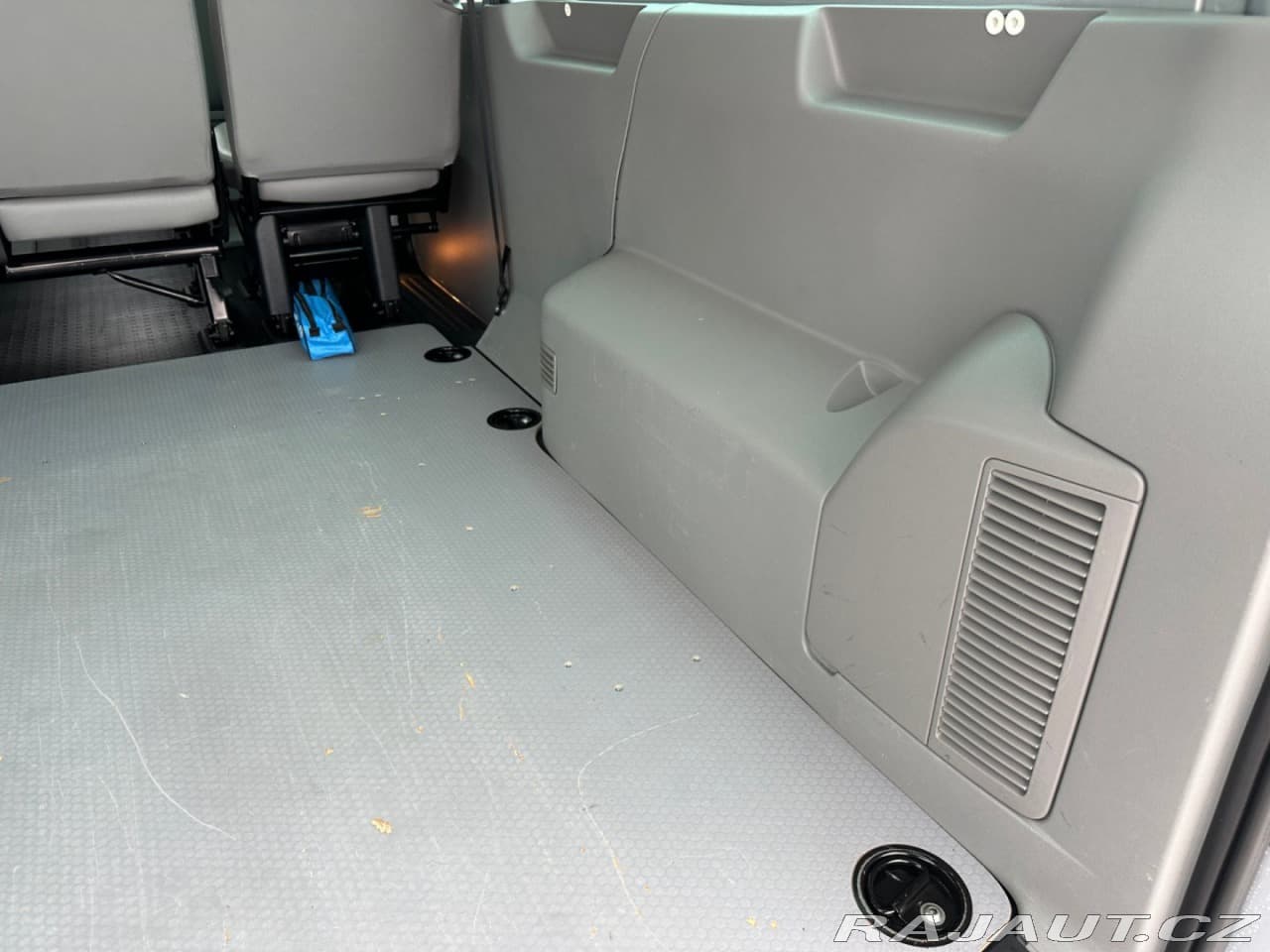 2002 Volkswagen Transporter - 13