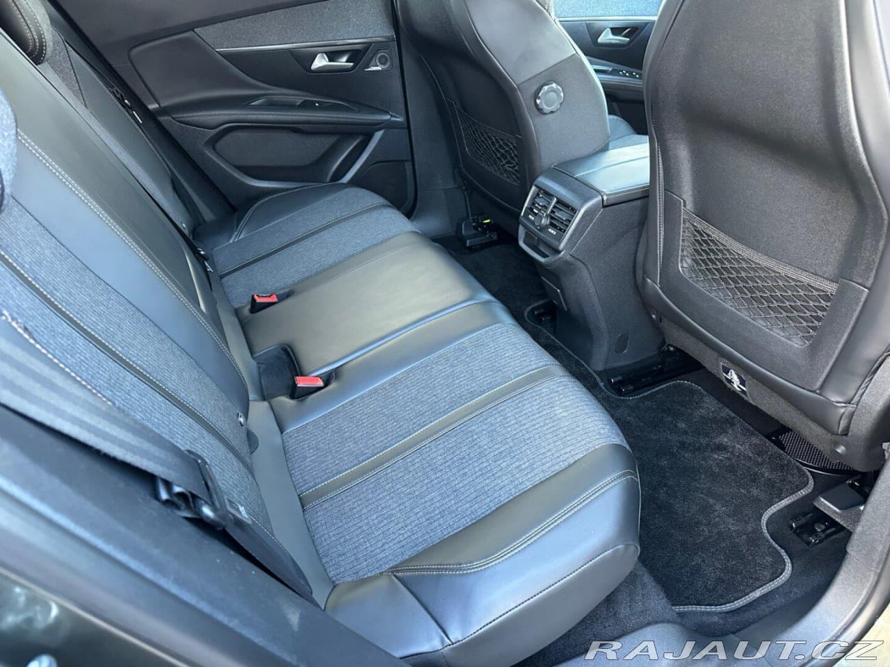 2018 Peugeot 3008 - 17