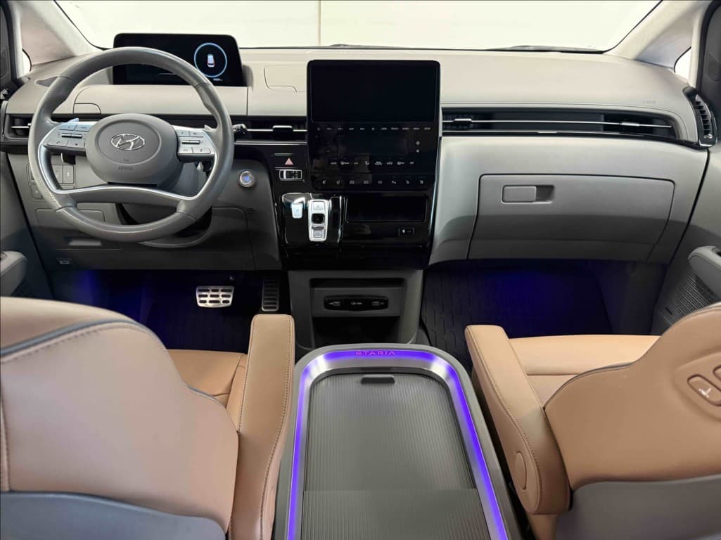 2021 Hyundai Staria - 11