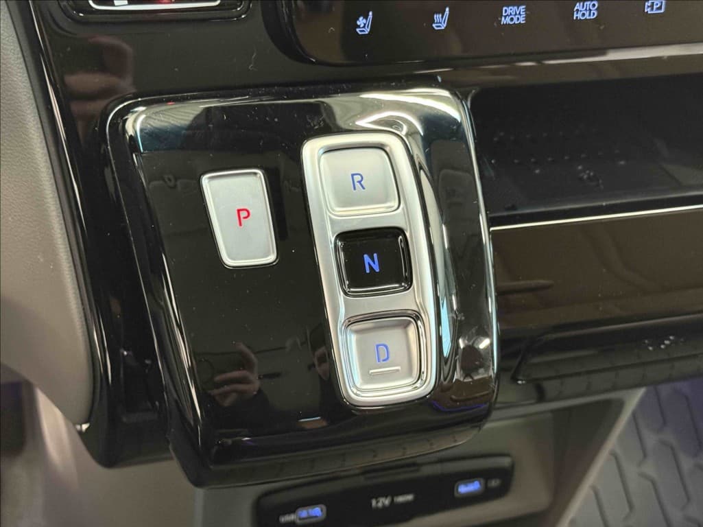 2021 Hyundai Staria - 17