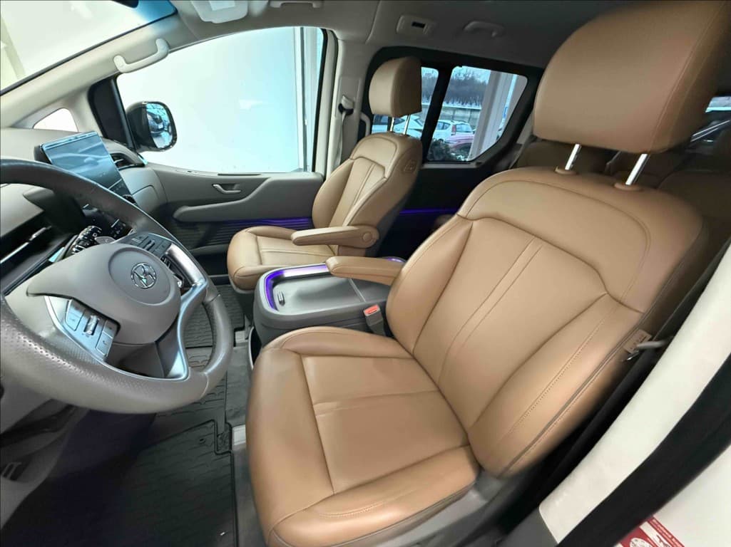 2021 Hyundai Staria - 7