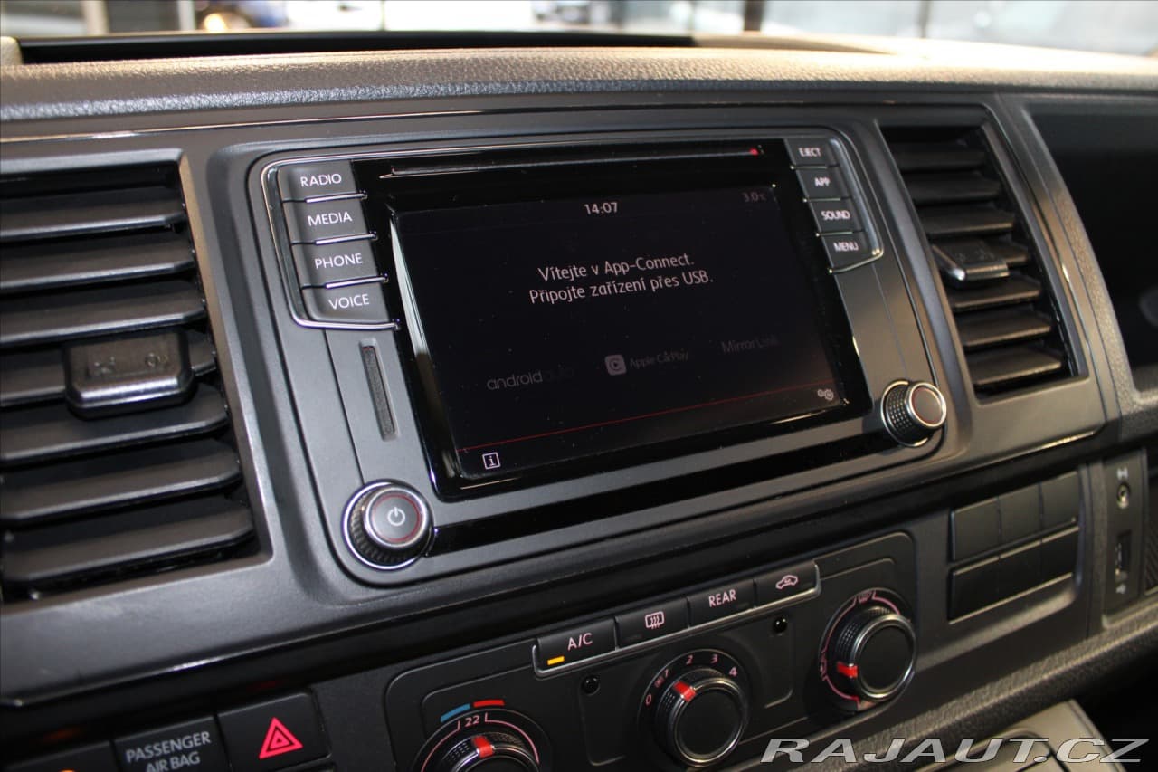 2018 Volkswagen Multivan - 12