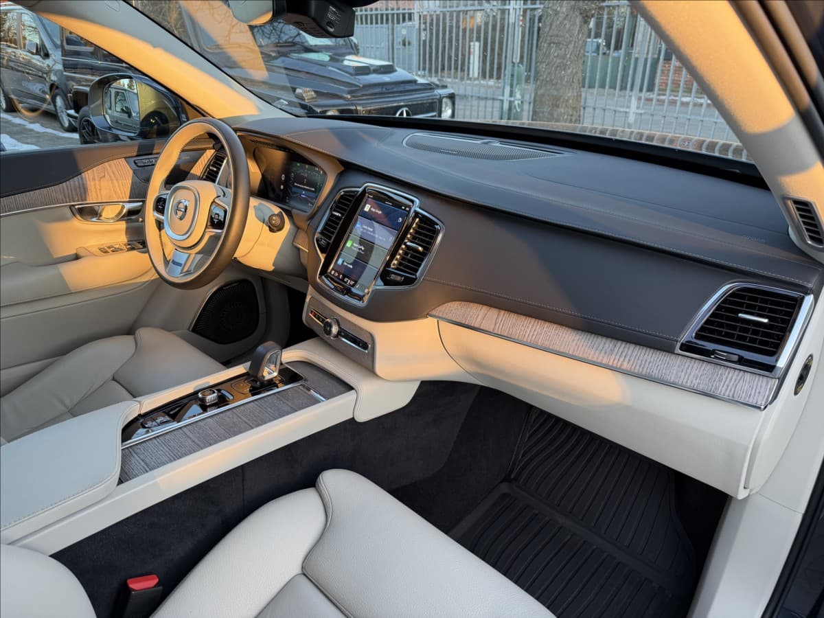 2022 Volvo Xc90 - 10